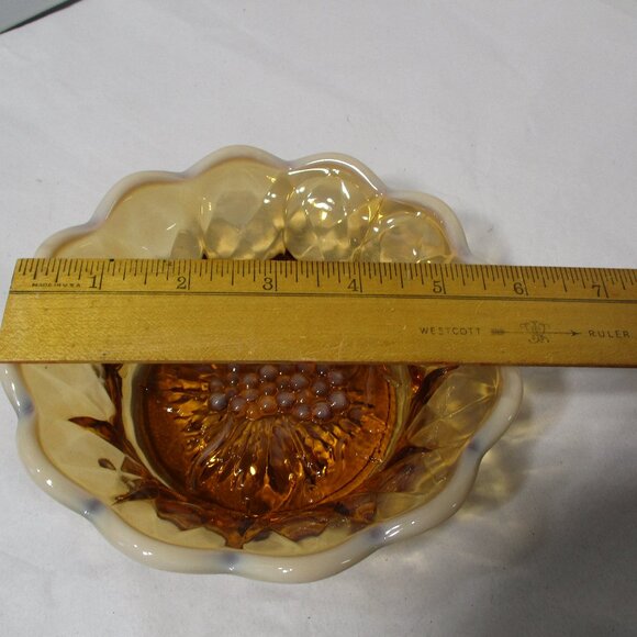 Vintage Fenton Art Glass Amber Opalescent Grape Design Bowl Dish - Picture 8 of 8